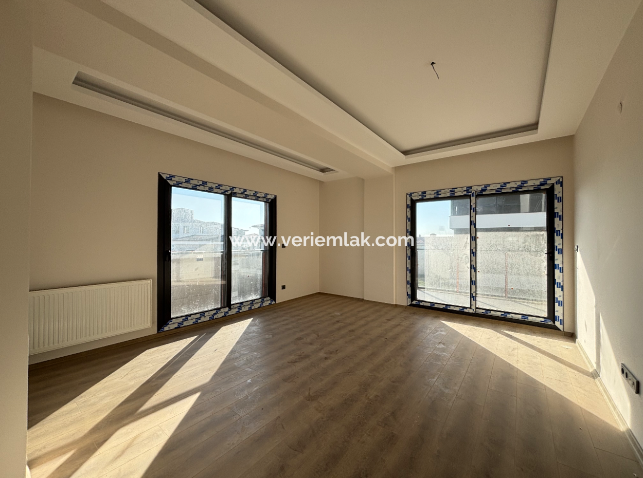 2 1 Flats For Sale In A Site In Seferihisar Camikebir