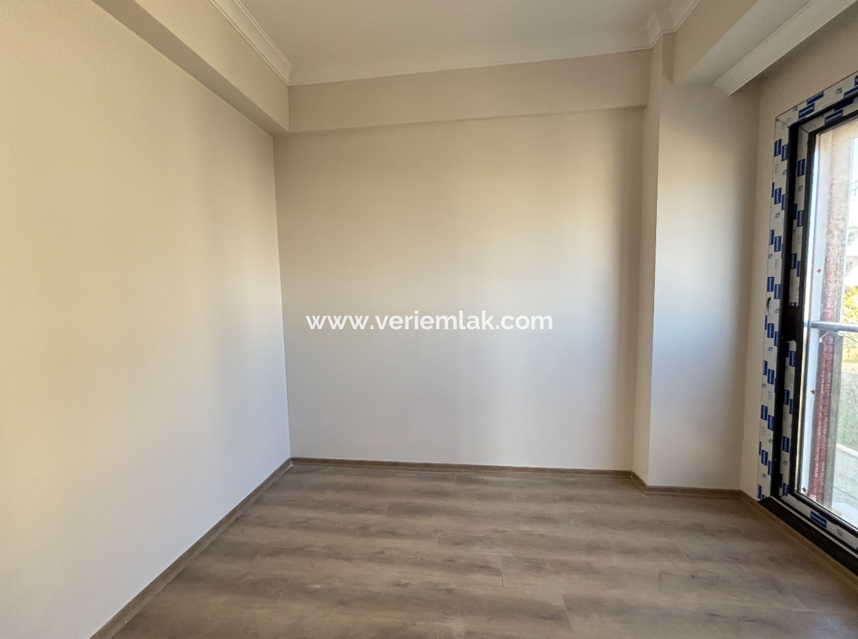 2 1 Flats For Sale In A Site In Seferihisar Camikebir