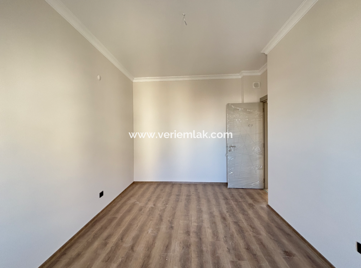 2 1 Flats For Sale In A Site In Seferihisar Camikebir
