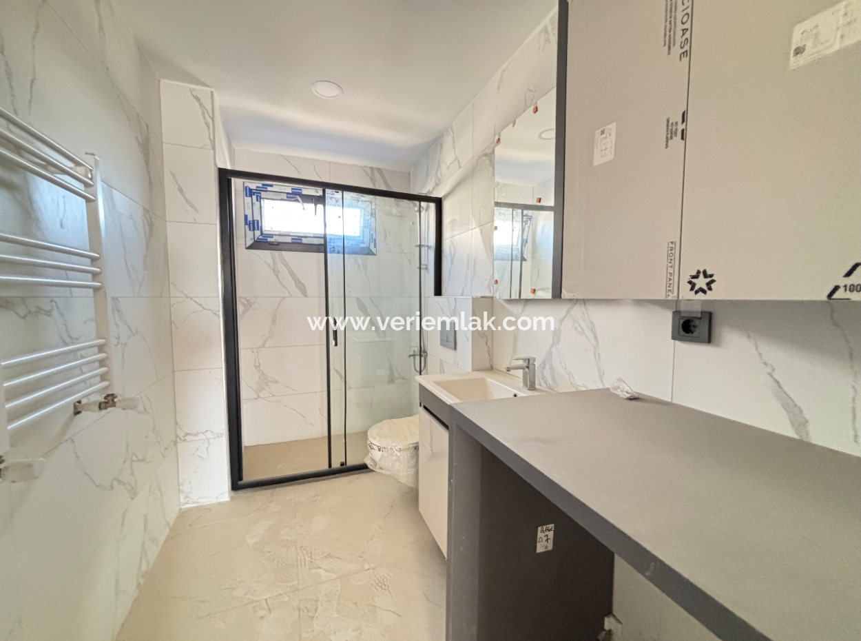 2 1 Flats For Sale In A Site In Seferihisar Camikebir