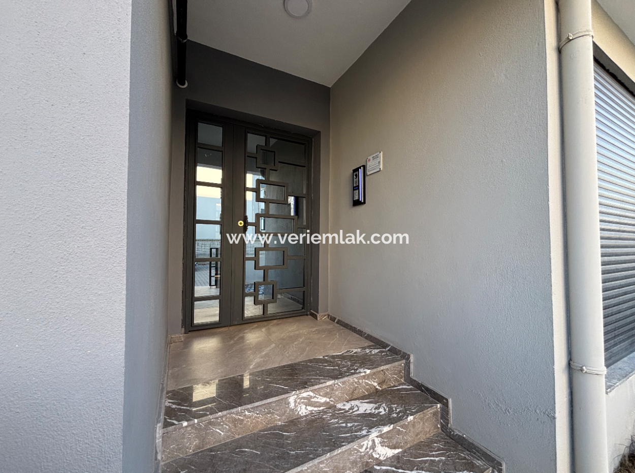 2 1 Flats For Sale In A Site In Seferihisar Camikebir