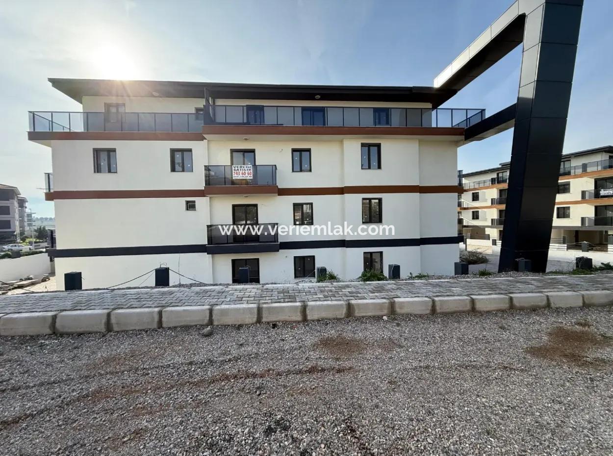 1 1 Flat For Sale In A Site In Seferihisar Çolakibrahim Bey