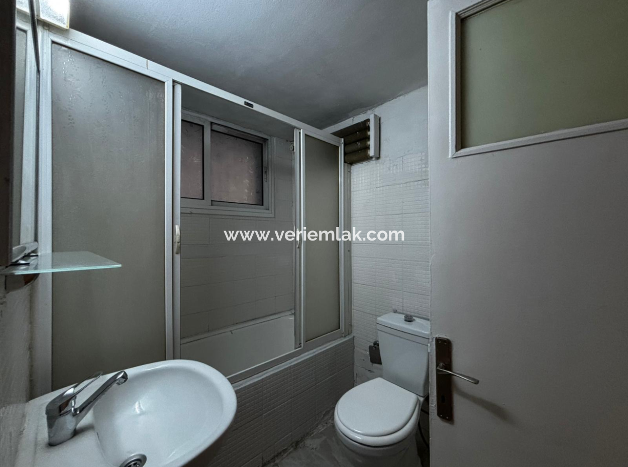 Alsancak Poet Eşrefte 1.Kat 3 1 Renovated Workplace / Flat For Rent!