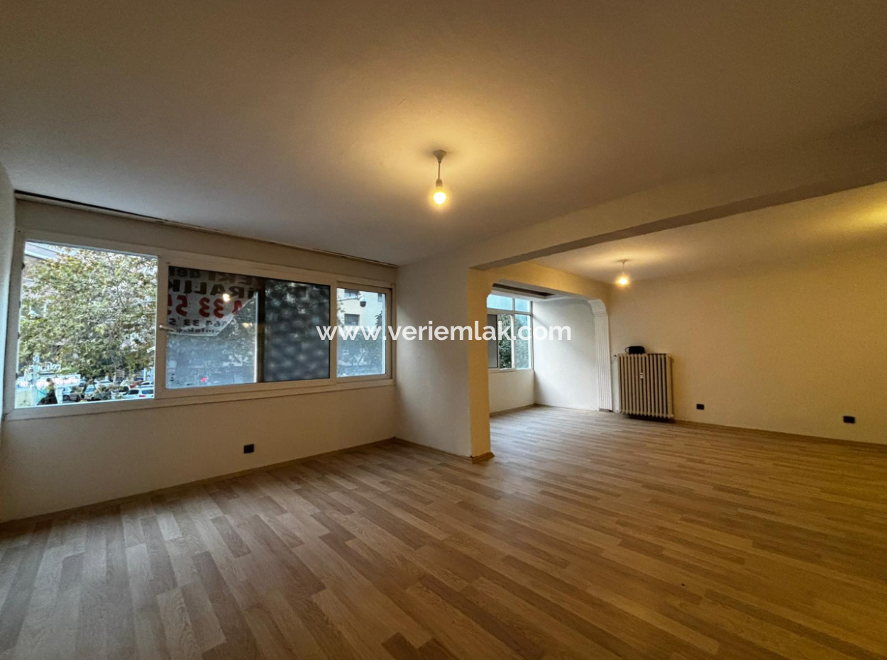 Alsancak Poet Eşrefte 1.Kat 3 1 Renovated Workplace / Flat For Rent!