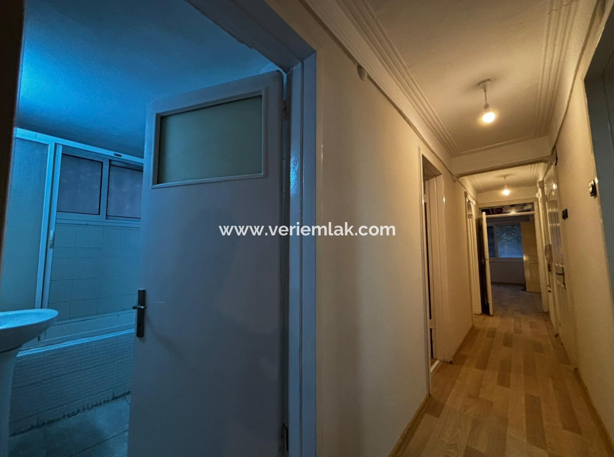 Alsancak Poet Eşrefte 1.Kat 3 1 Renovated Workplace / Flat For Rent!