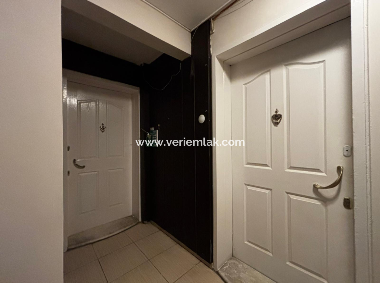 Alsancak Poet Eşrefte 1.Kat 3 1 Renovated Workplace / Flat For Rent!