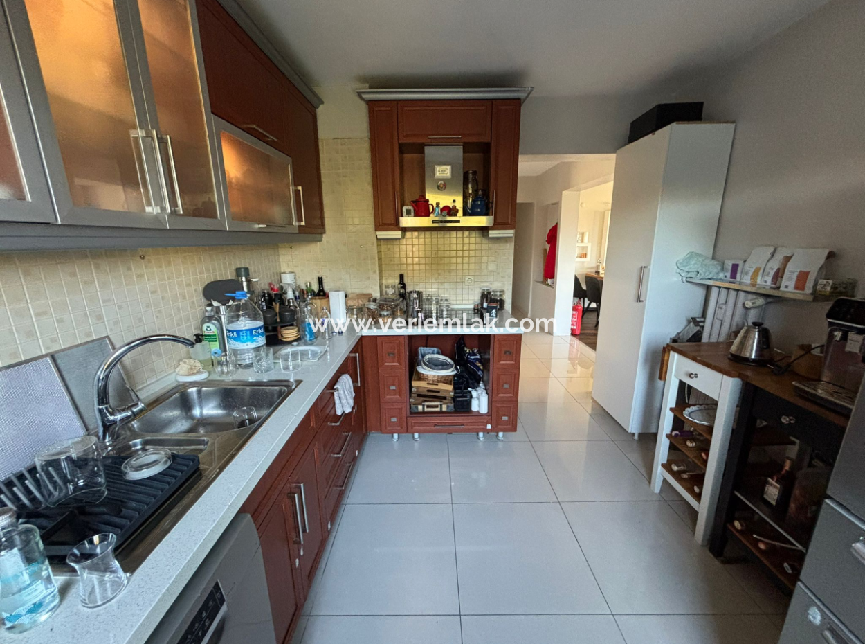 3 1 Corner 5Th Floor Flat For Sale On Alsancak Libas Street!