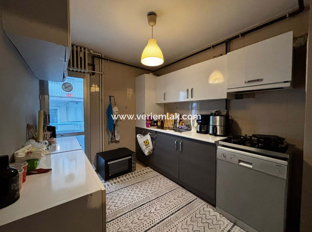 3 1 2Nd Floor Flat For Rent Near Talatpaşa With Alsancak Parking Lot!