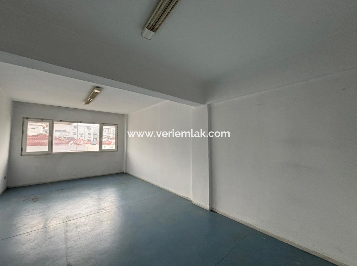 2 1 135M2 6Th Floor Flat For Sale In Alsancak Mahmut Esat Bozkurt!