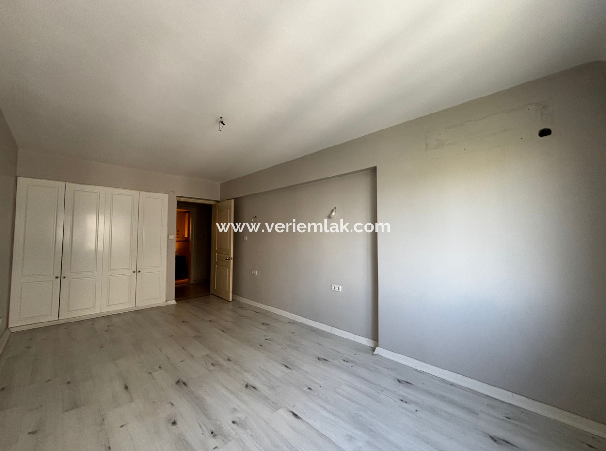 3 1 Corner 5Th Floor Flat For Sale At No Cost On Alsancak Libas Street!