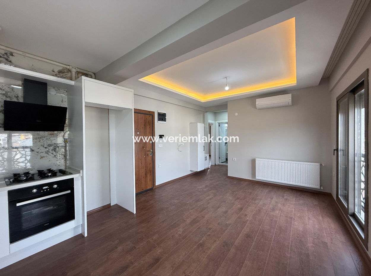 Modern And Spacious 2 1 Flats In Central Location