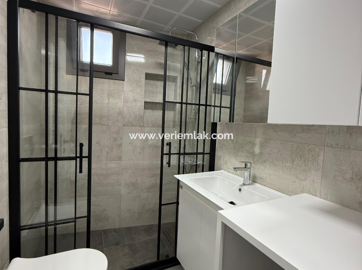 Modern And Spacious 2 1 Flats In Central Location