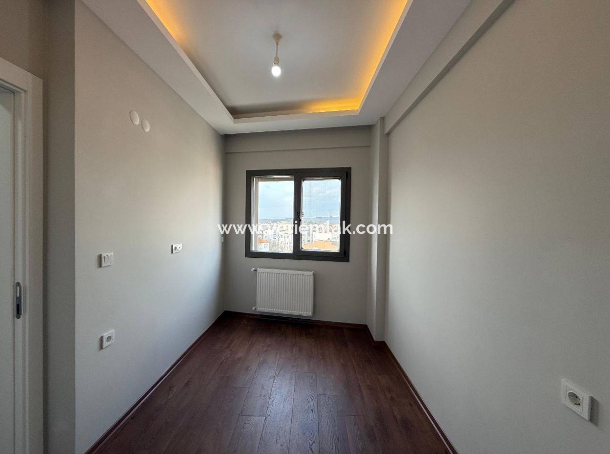 Modern And Spacious 2 1 Flats In Central Location