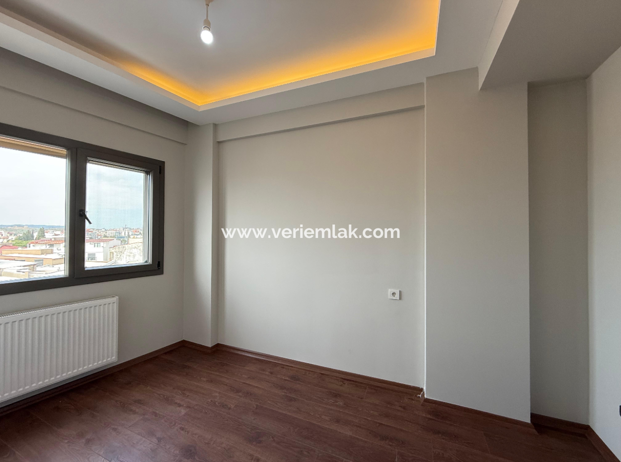 Modern And Spacious 2 1 Flats In Central Location