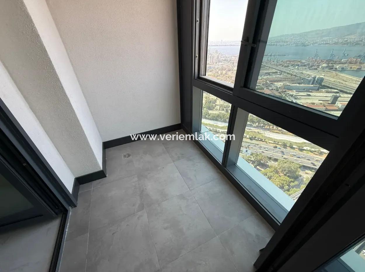 3 1 Flat For Rent With Panoramic View On The 38Th Floor Of Mymahall Bomonti