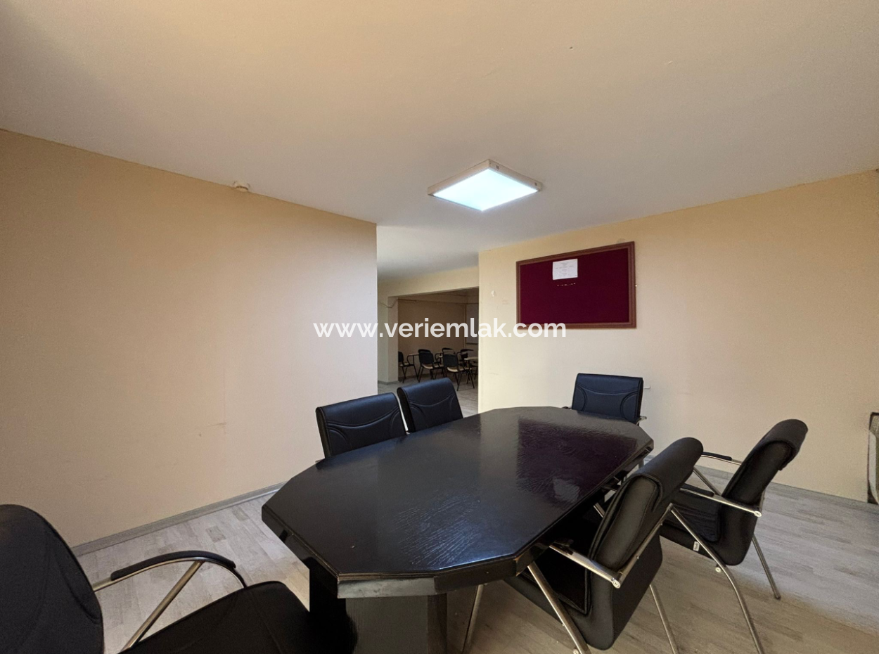 4 Offices 1 Shop 8 Warehouses 1000M2 Workplace For Sale In Basmane!