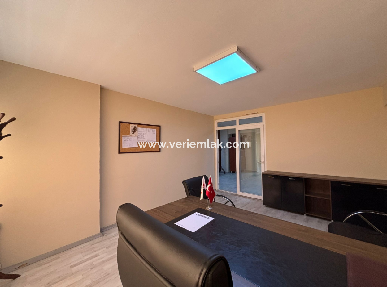 Empty 2Nd Floor Well-Maintained 140M2 Workplace / Office For Sale In Konak Basmane