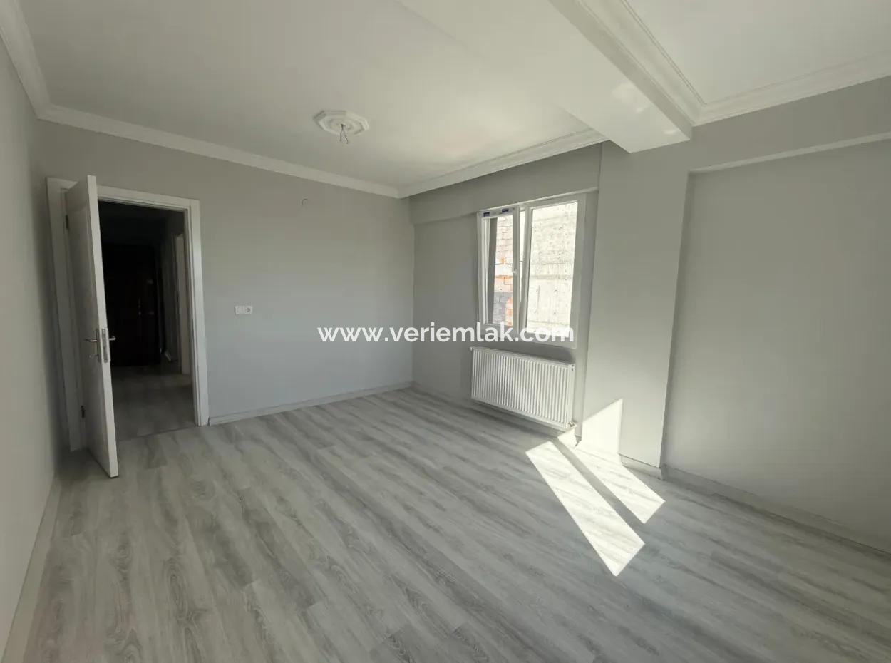 Near Seferihisar Gözsüzler Caddesi - Closed Kitchen - 3 1 Flat For Sale