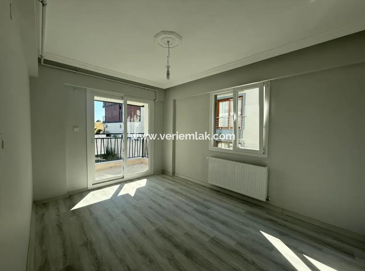 Near Seferihisar Gözsüzler Caddesi - Closed Kitchen - 3 1 Flat For Sale