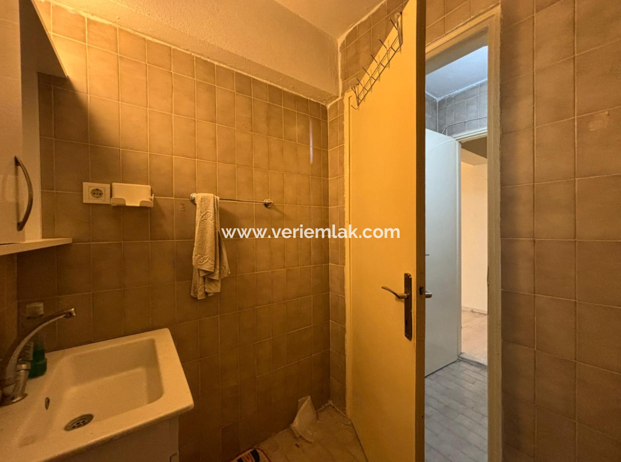 1 1 Corner Office / Flat For Rent On Alsancak Architect Sinan Street!