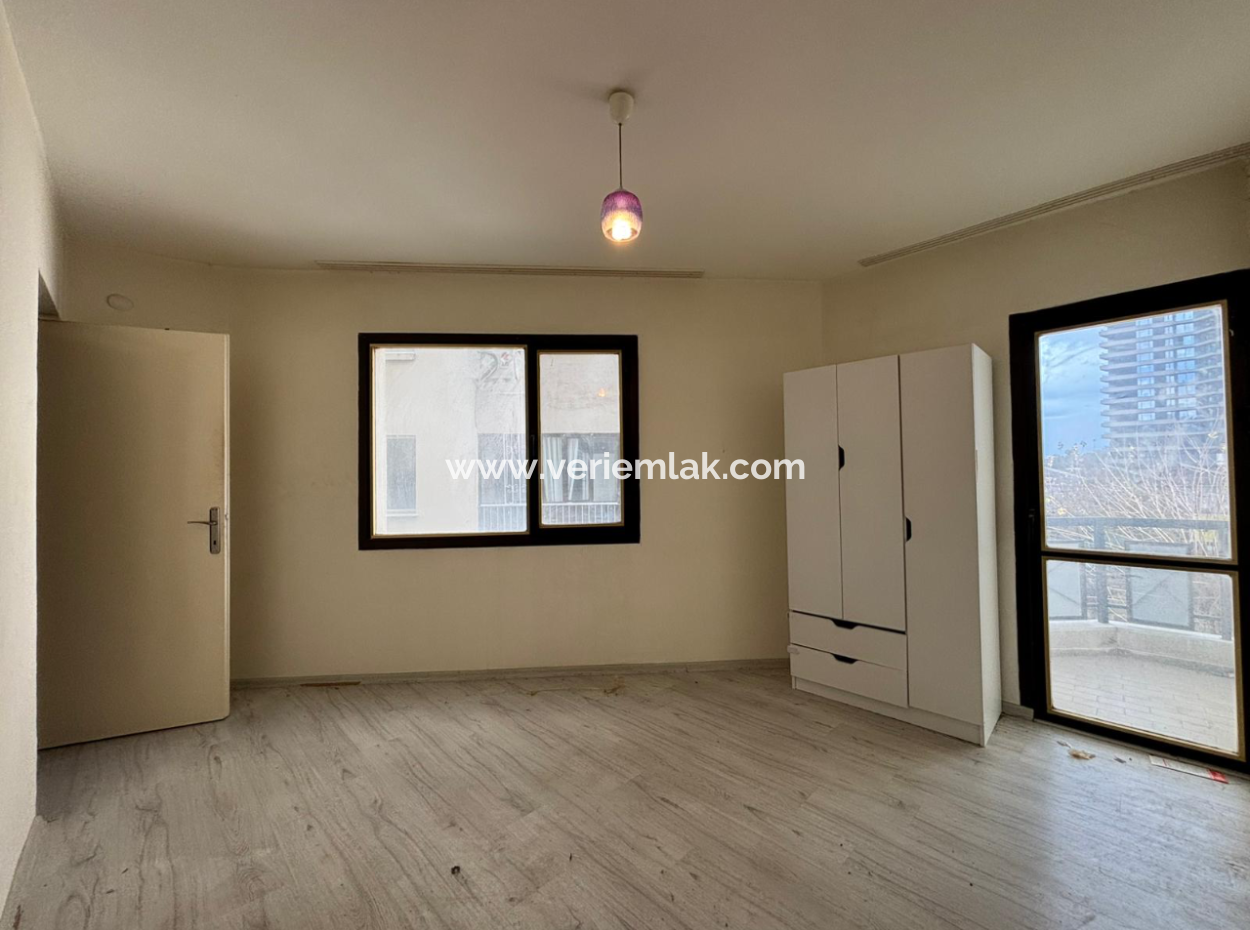 1 1 Corner Office / Flat For Rent On Alsancak Architect Sinan Street!