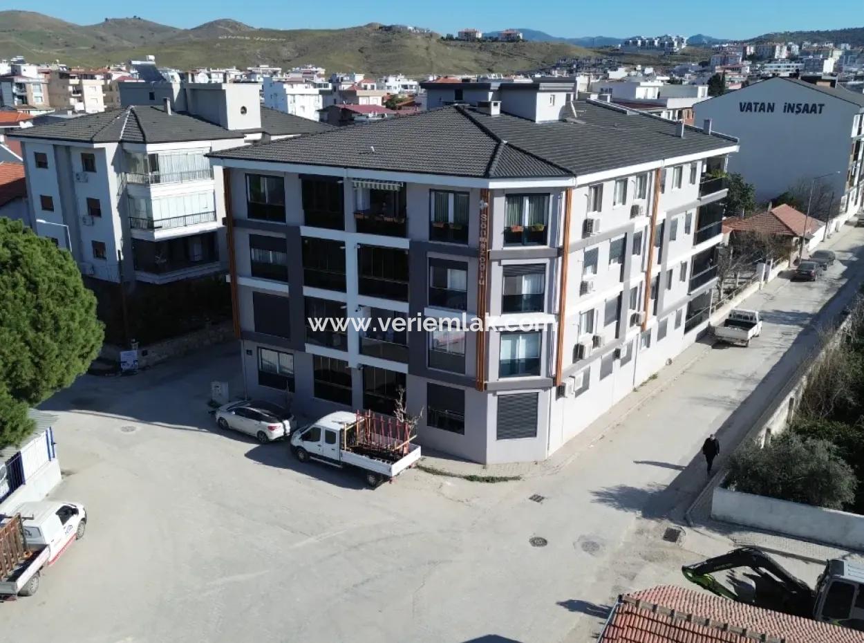 Spacious 3 1 Flat With Corner Location In Seferihisar Çolakibrahimbey