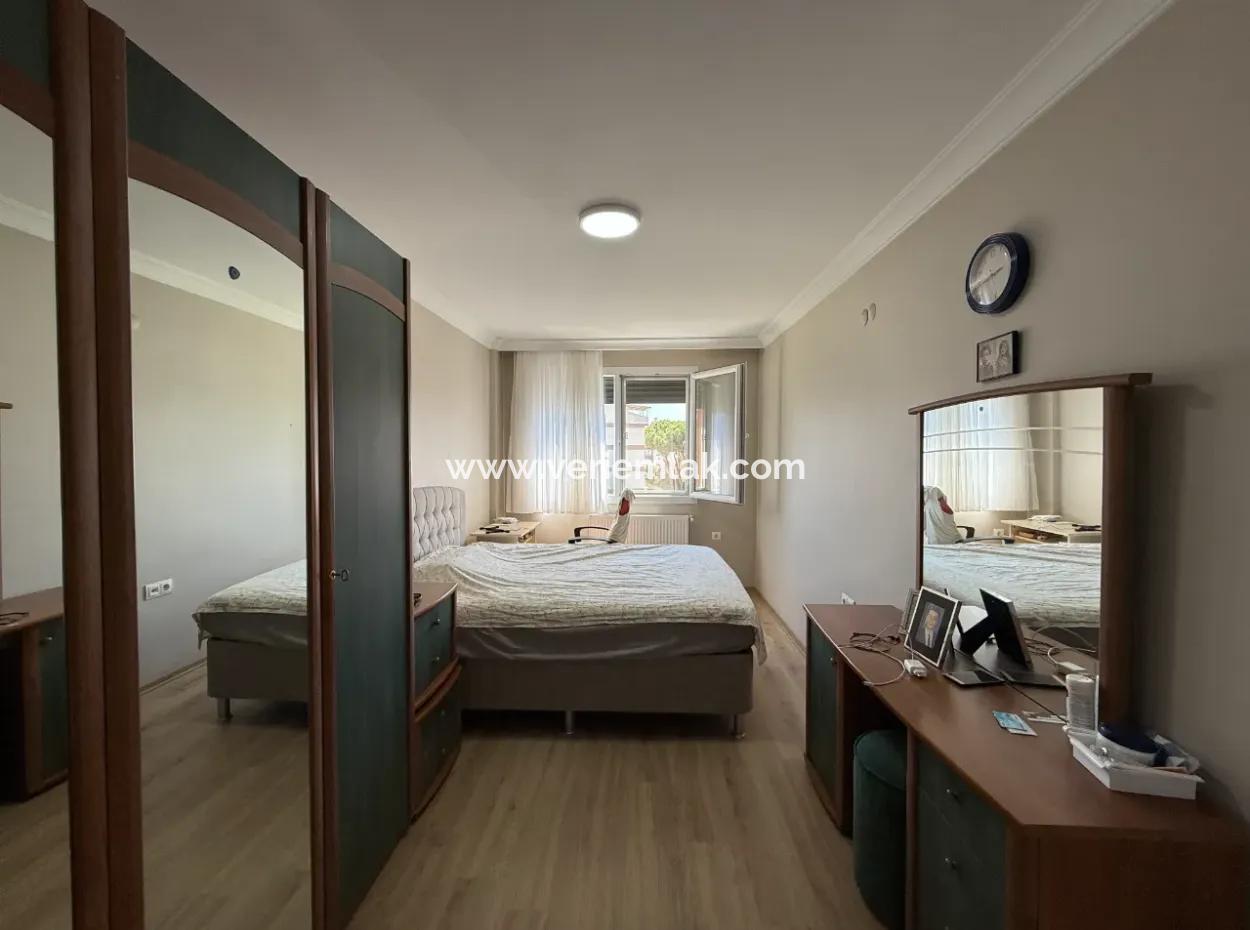 Spacious 3 1 Flat With Corner Location In Seferihisar Çolakibrahimbey