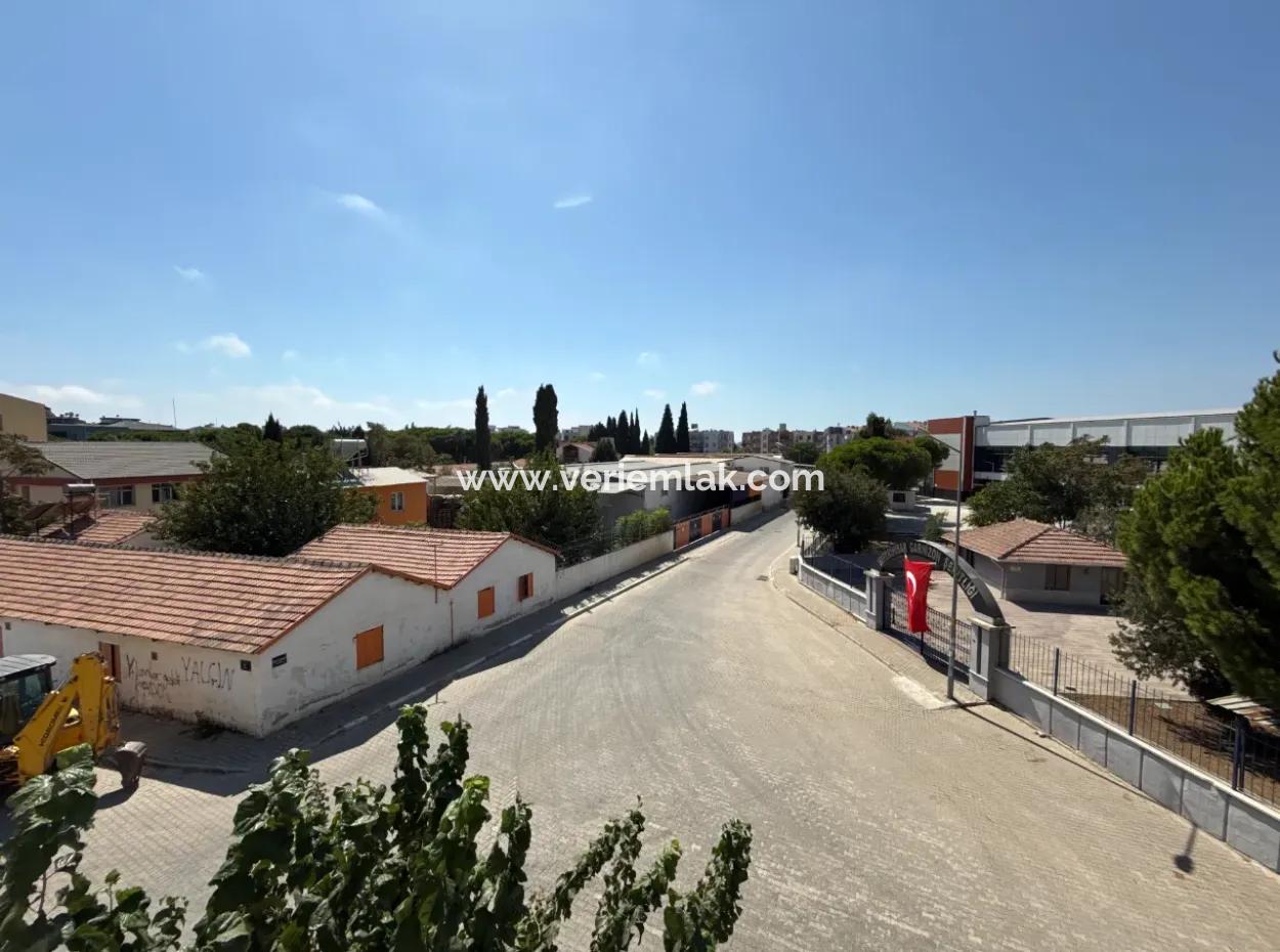 Spacious 3 1 Flat With Corner Location In Seferihisar Çolakibrahimbey