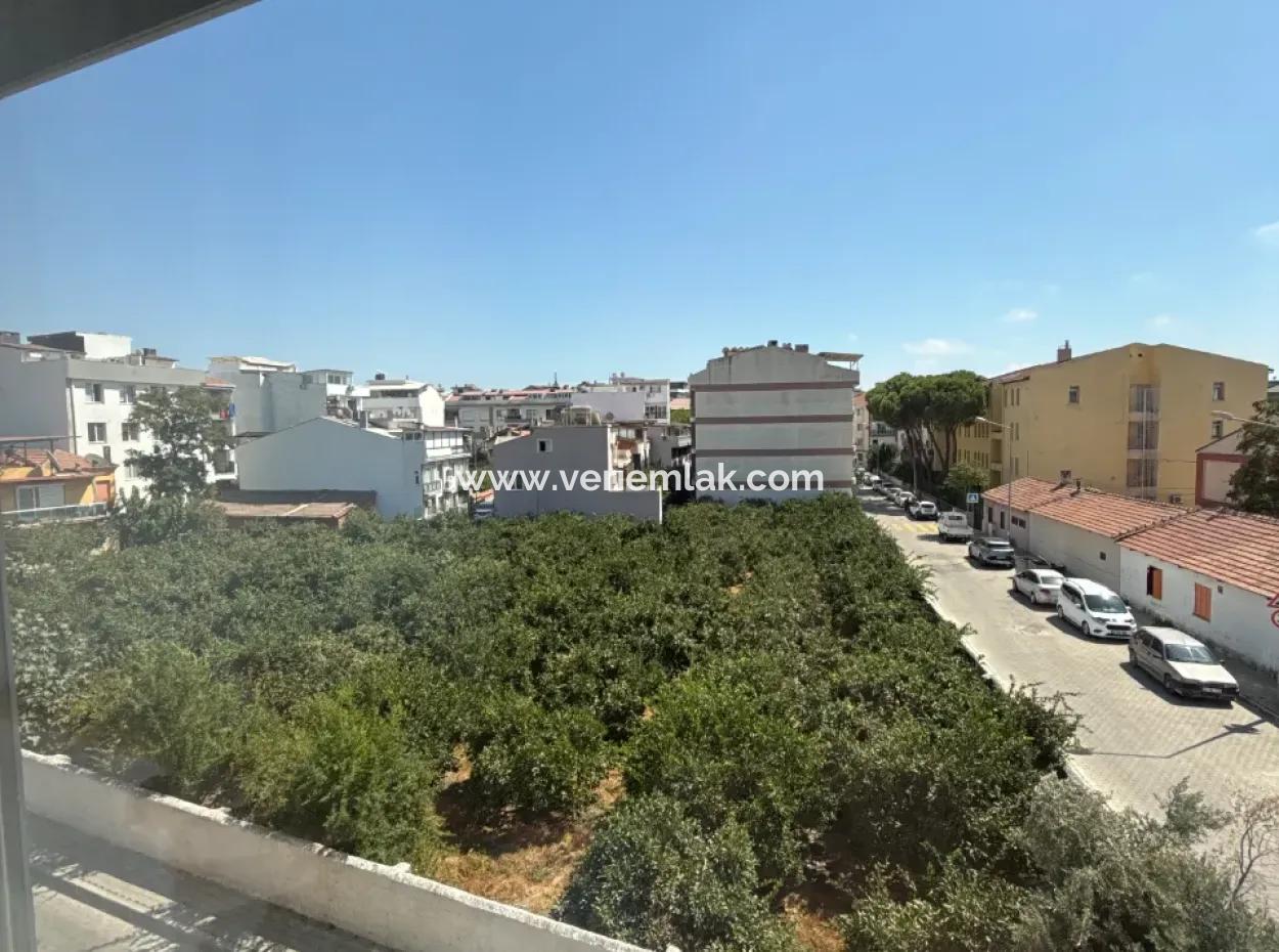 Spacious 3 1 Flat With Corner Location In Seferihisar Çolakibrahimbey