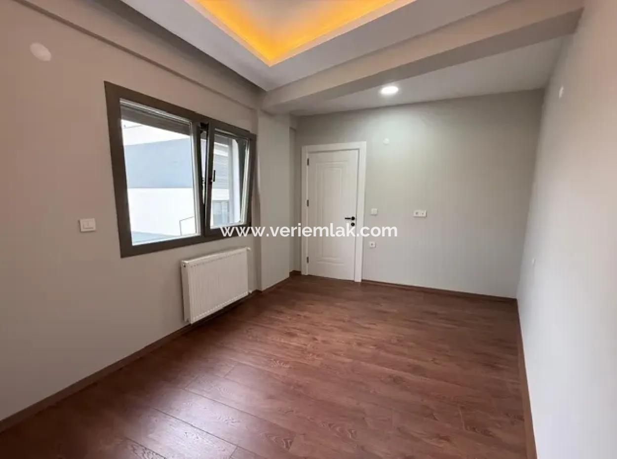 Modern And Spacious 2 1 Flats In Central Location