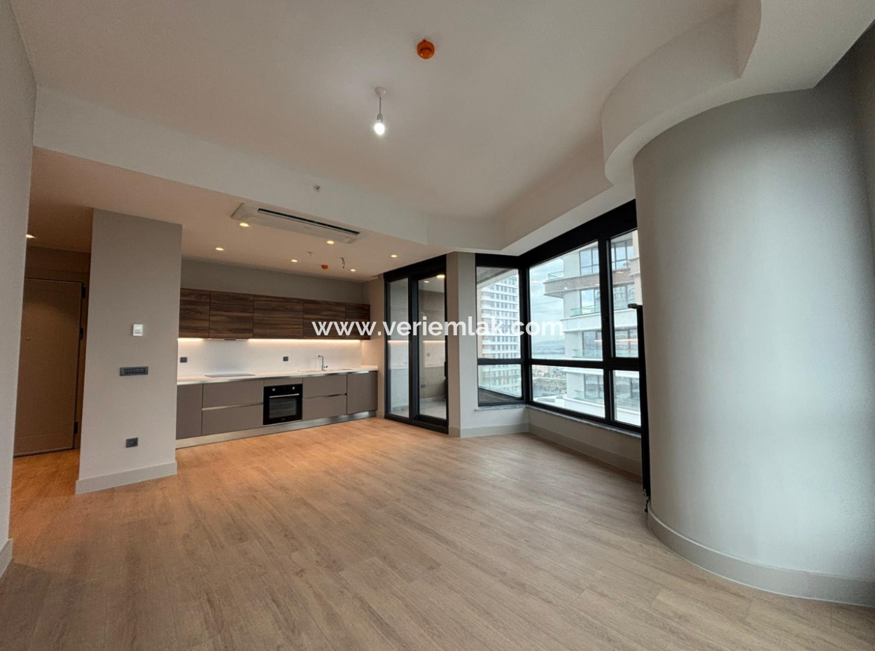 Alsancak Evora Project 2 1 15Th Floor Sea View Flat For Rent!