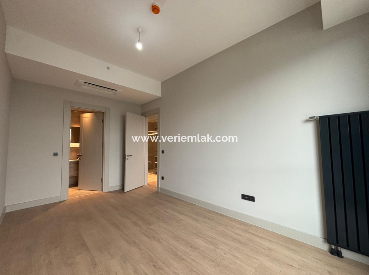 Alsancak Evora Project 2 1 15Th Floor Sea View Flat For Rent!