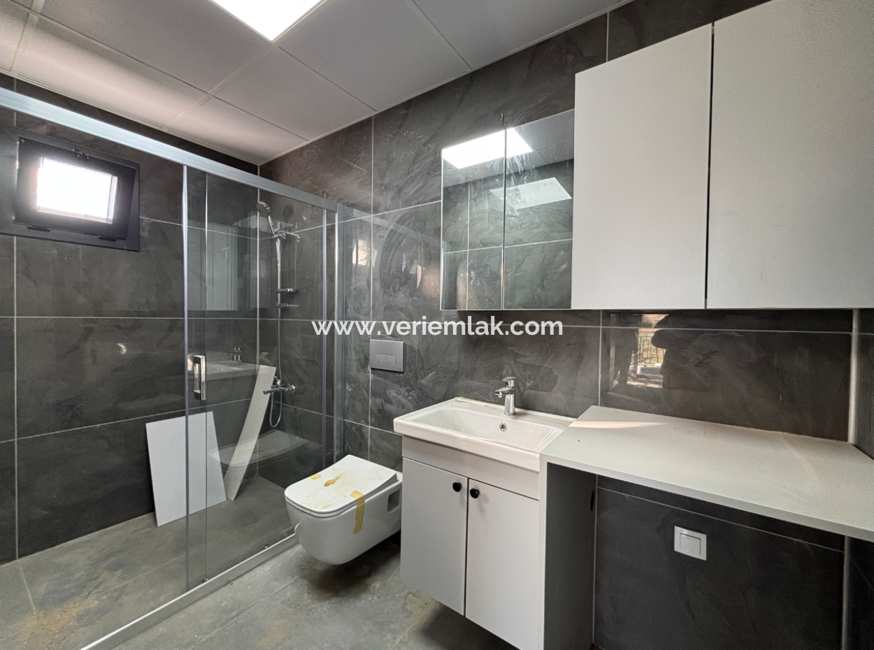 1 1 Flat For Sale With Balcony In Seferihisar Çolakibrahim Bey Neighborhood