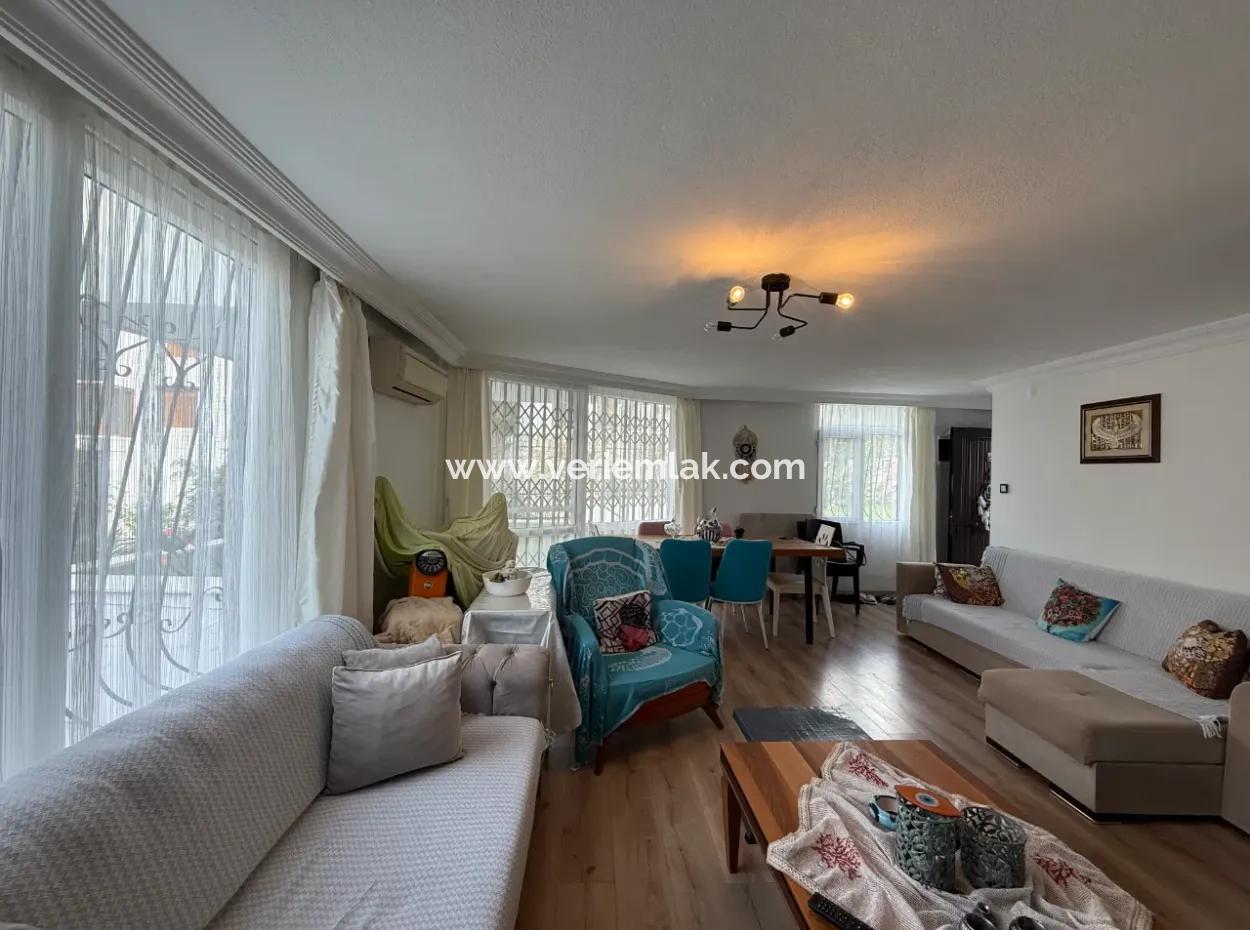 Villa For Sale In Seferihisar Akarca Atakum Sitesi With Sea View From The Garden