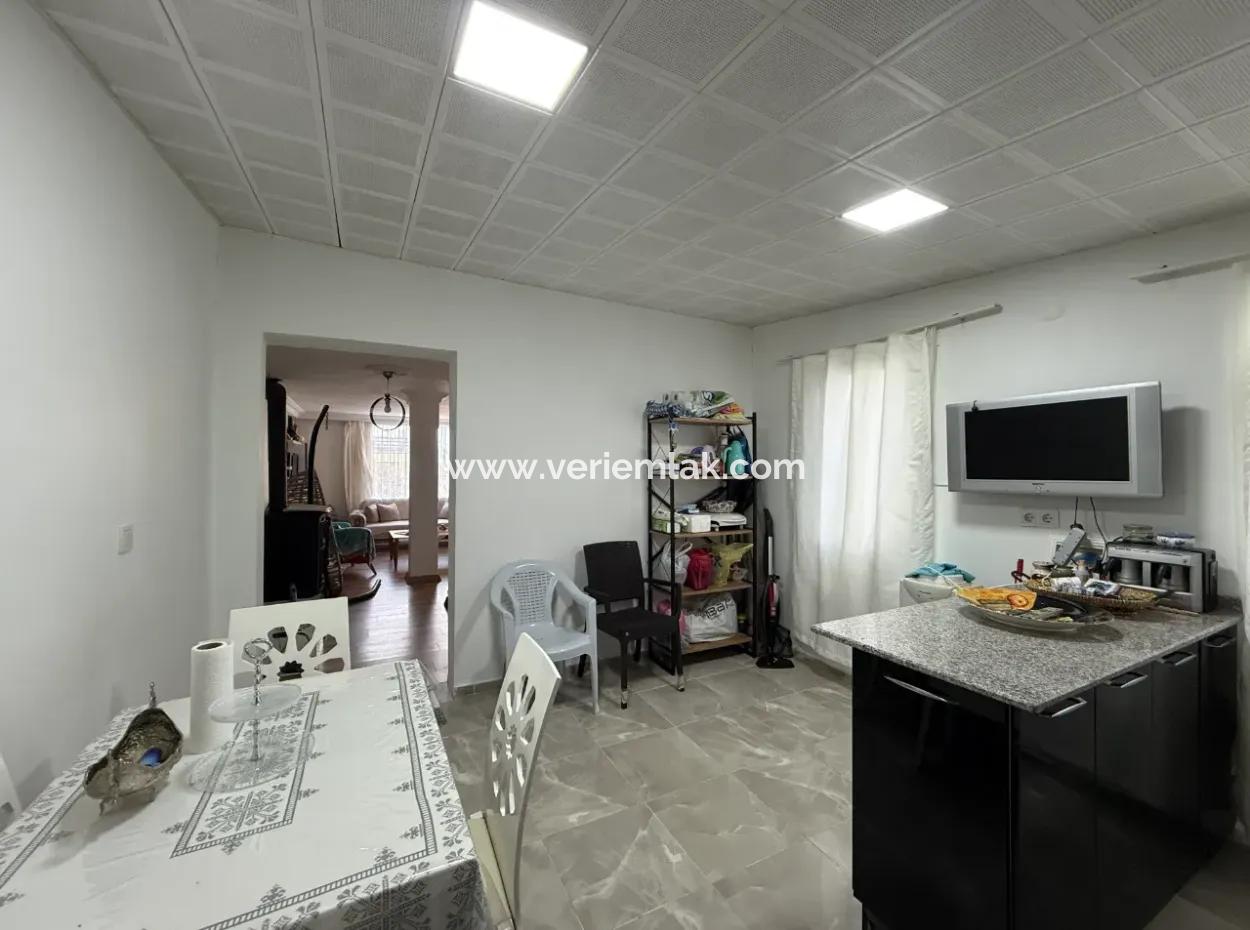 Villa For Sale In Seferihisar Akarca Atakum Sitesi With Sea View From The Garden