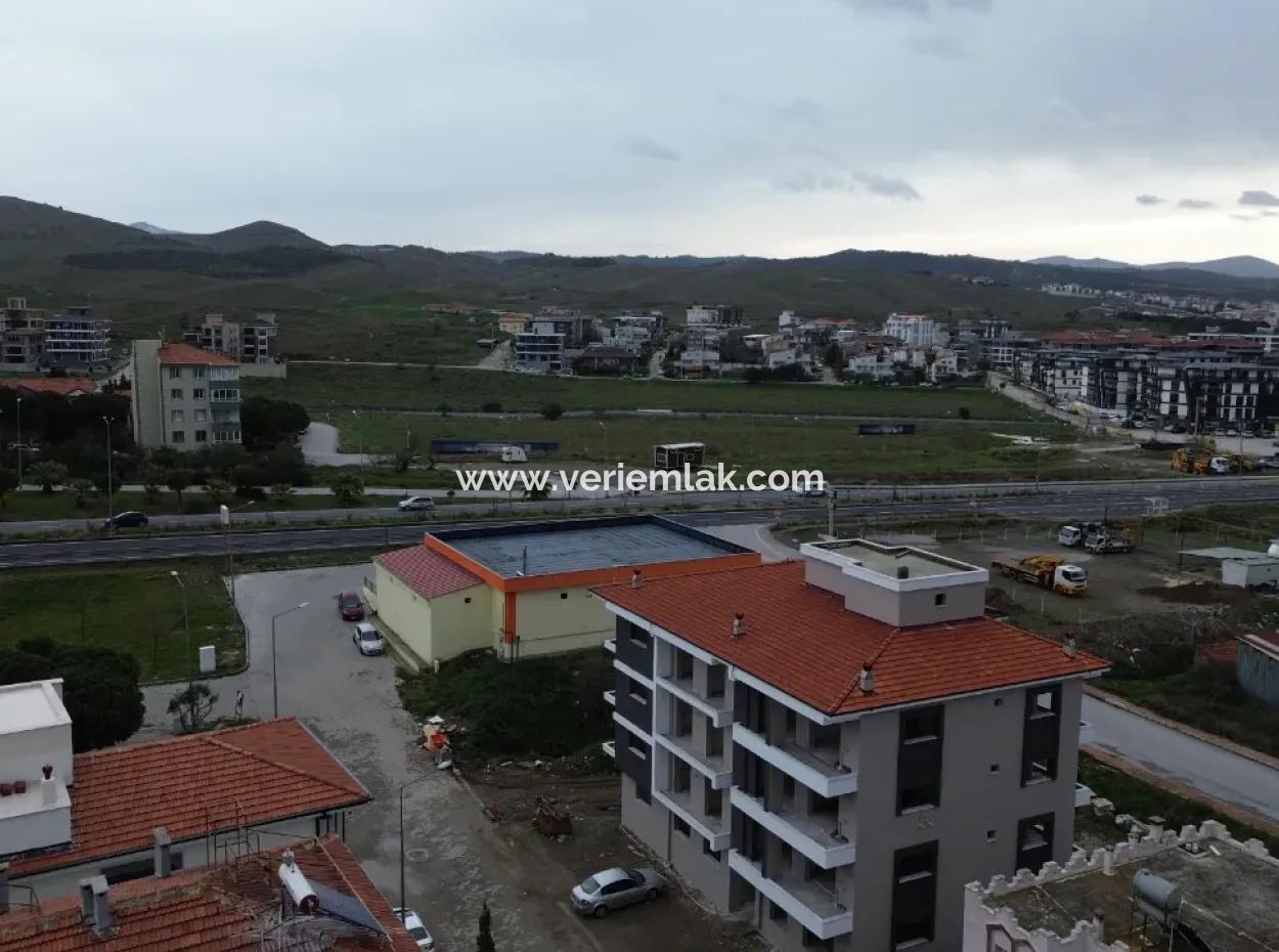Spacious 1 1 Apartment In Seferihisar Camikebir District, Close To İzmir Street