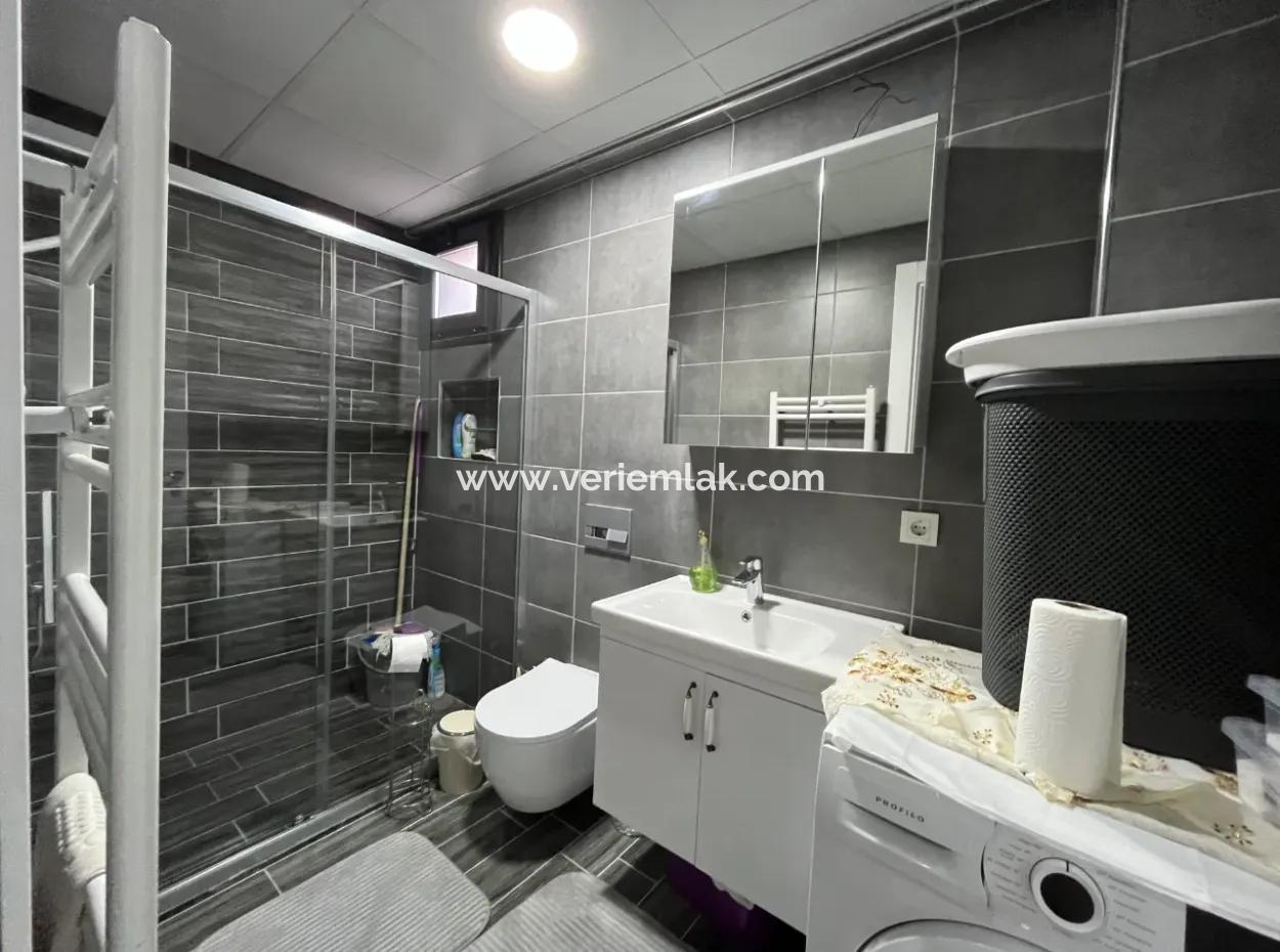 Spacious 1 1 Apartment In Seferihisar Camikebir District, Close To İzmir Street