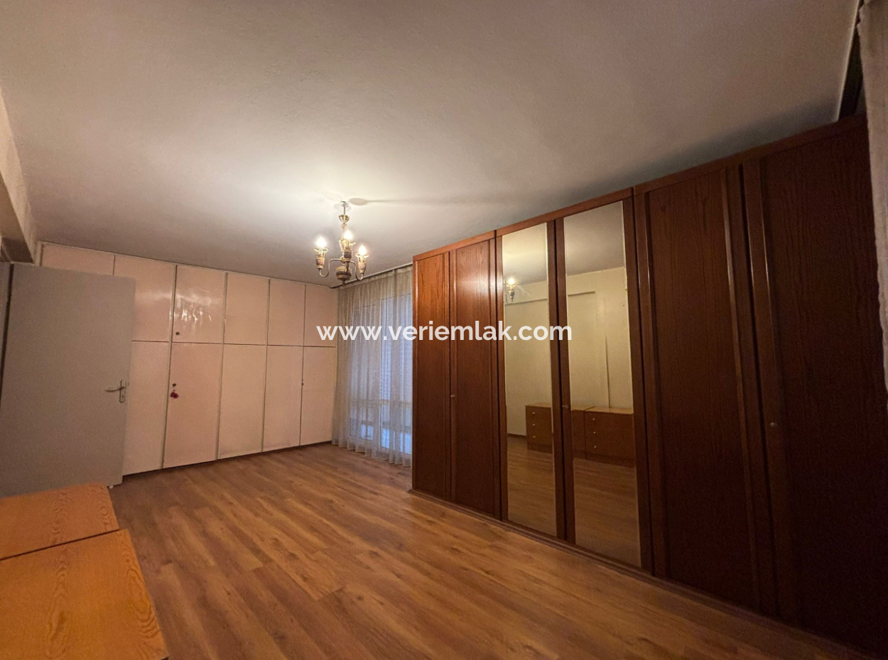 Centrally Located, Spacious And Useful 4 1 Apartment For Rent On Mustafa Enver Bey Street In Alsancak.