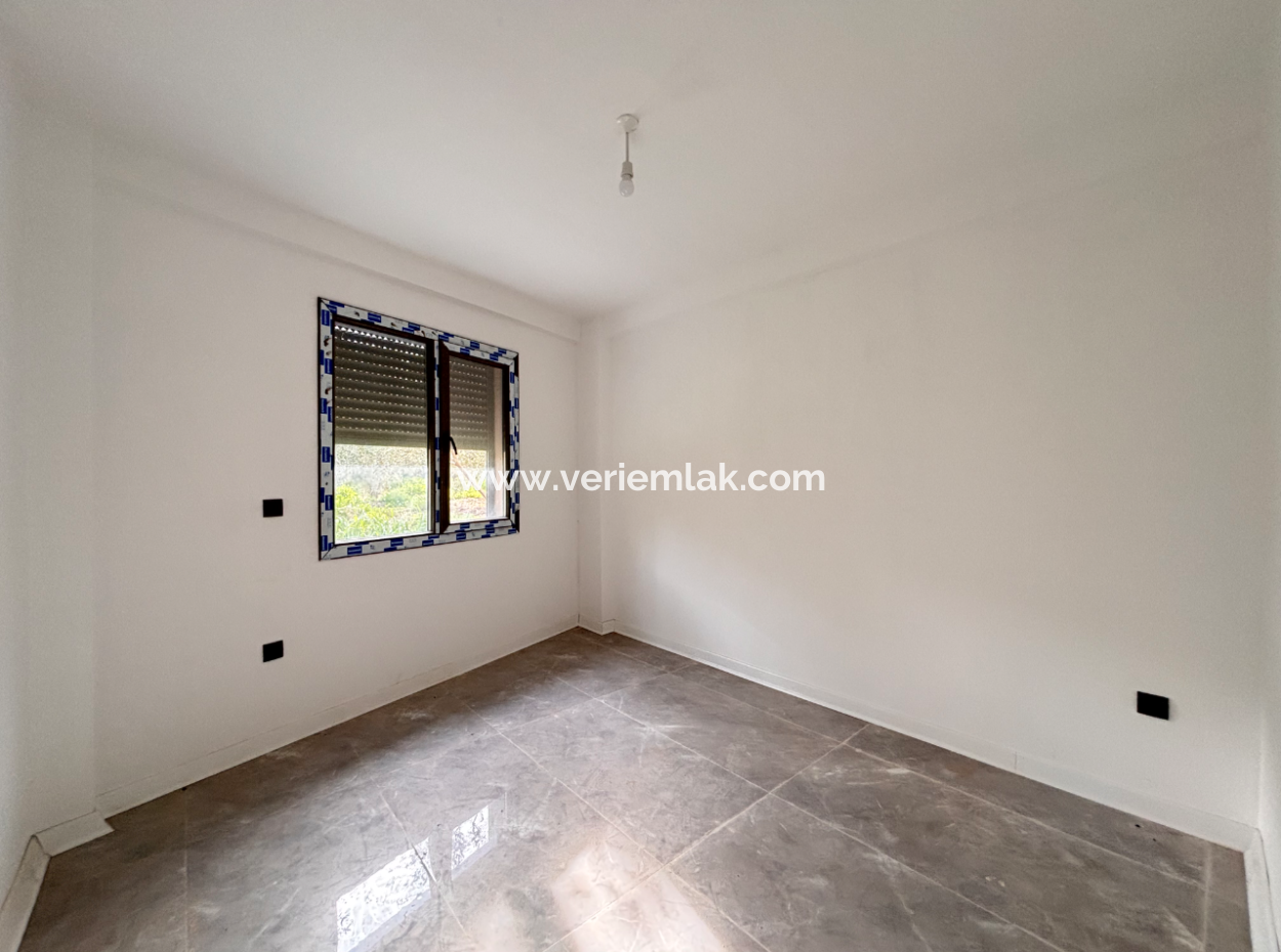 2 1 Flats For Sale With Underfloor Heating Near Seferihisar Hidirlik Mosque