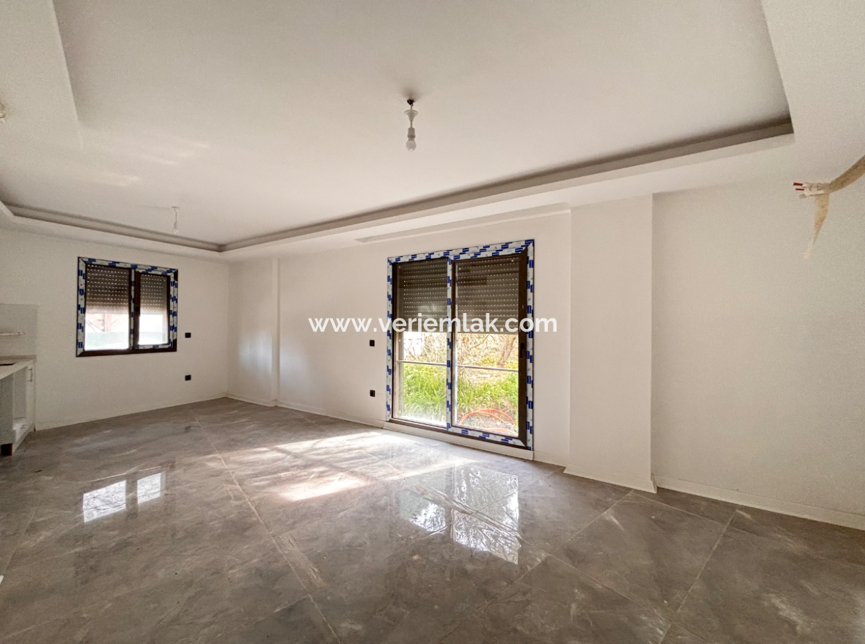 2 1 Flats For Sale With Underfloor Heating Near Seferihisar Hidirlik Mosque