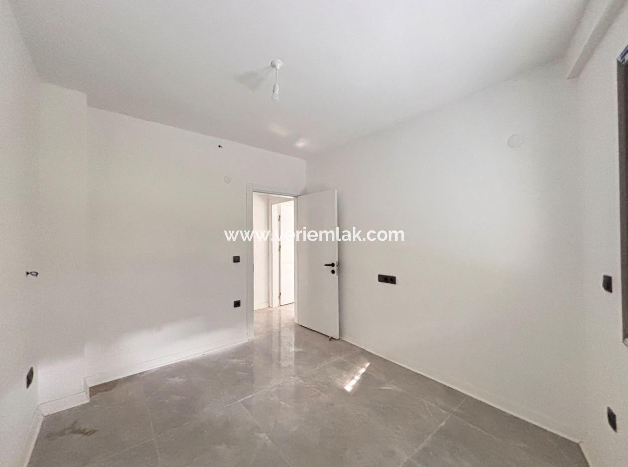 2 1 Flats For Sale With Underfloor Heating Near Seferihisar Hidirlik Mosque