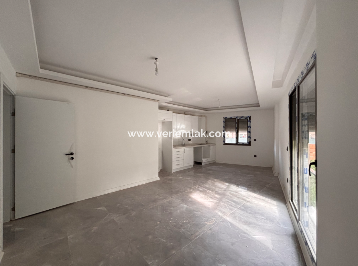 2 1 Flats For Sale With Underfloor Heating Near Seferihisar Hidirlik Mosque