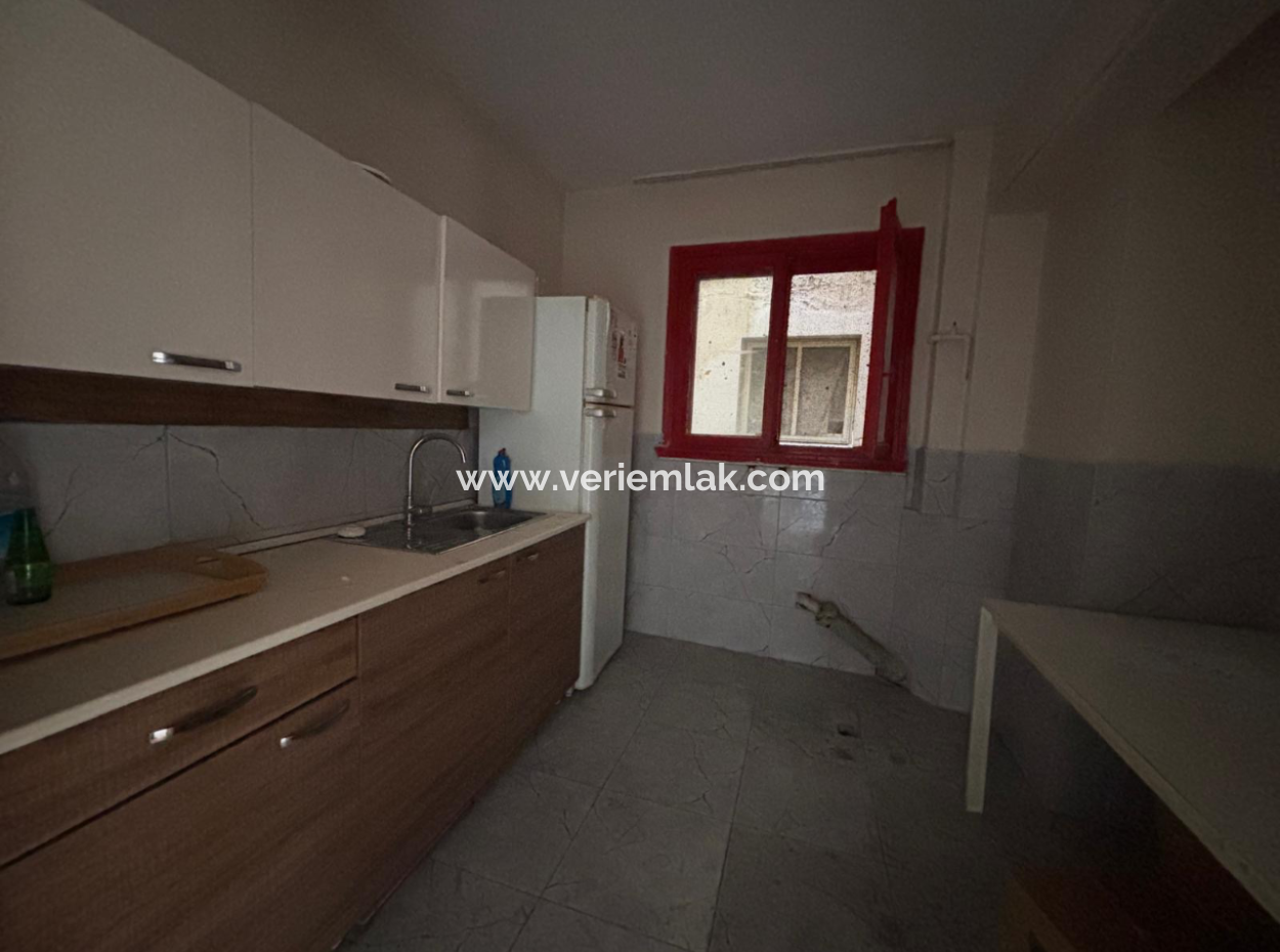 Alsancak Kıbrıs Şehitleri Street Above Warehouse 3Rd Floor Office/Office For Rent