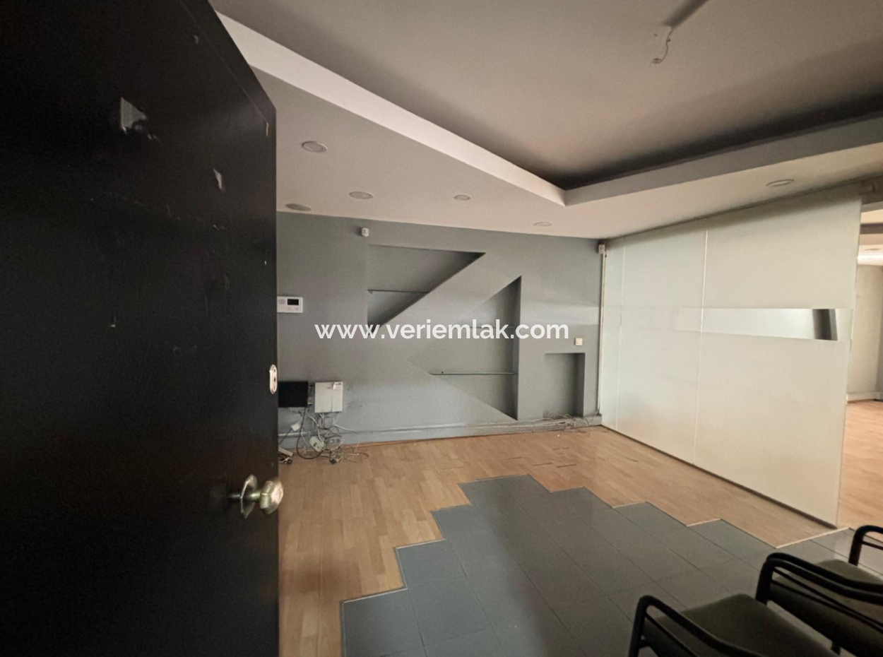 3Rd Floor Office For Rent On Alsancak Kıbrıs Şehitleri Street