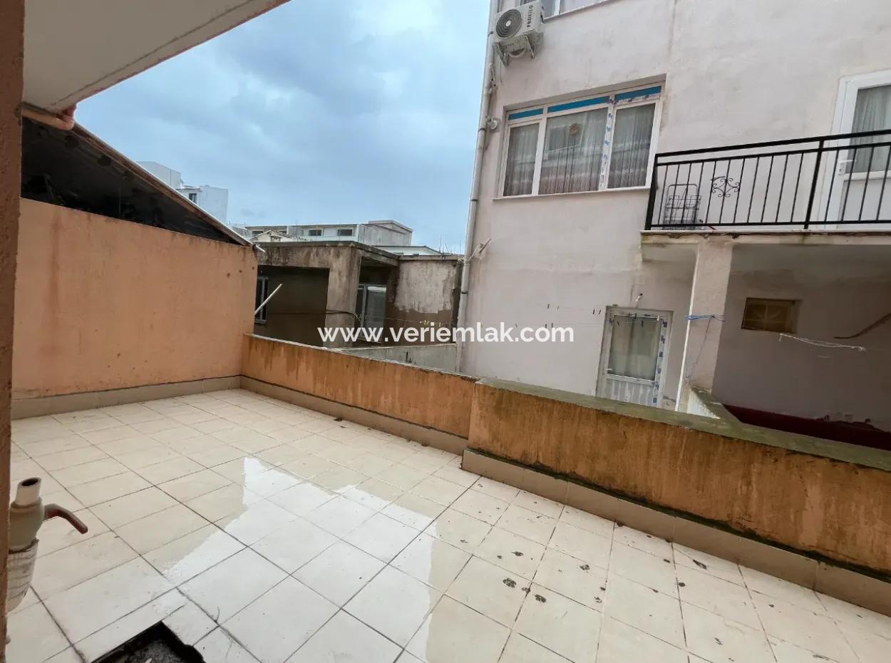 3 1 Flat For Sale In Seferihisar Market Place With Terrace And Balcony