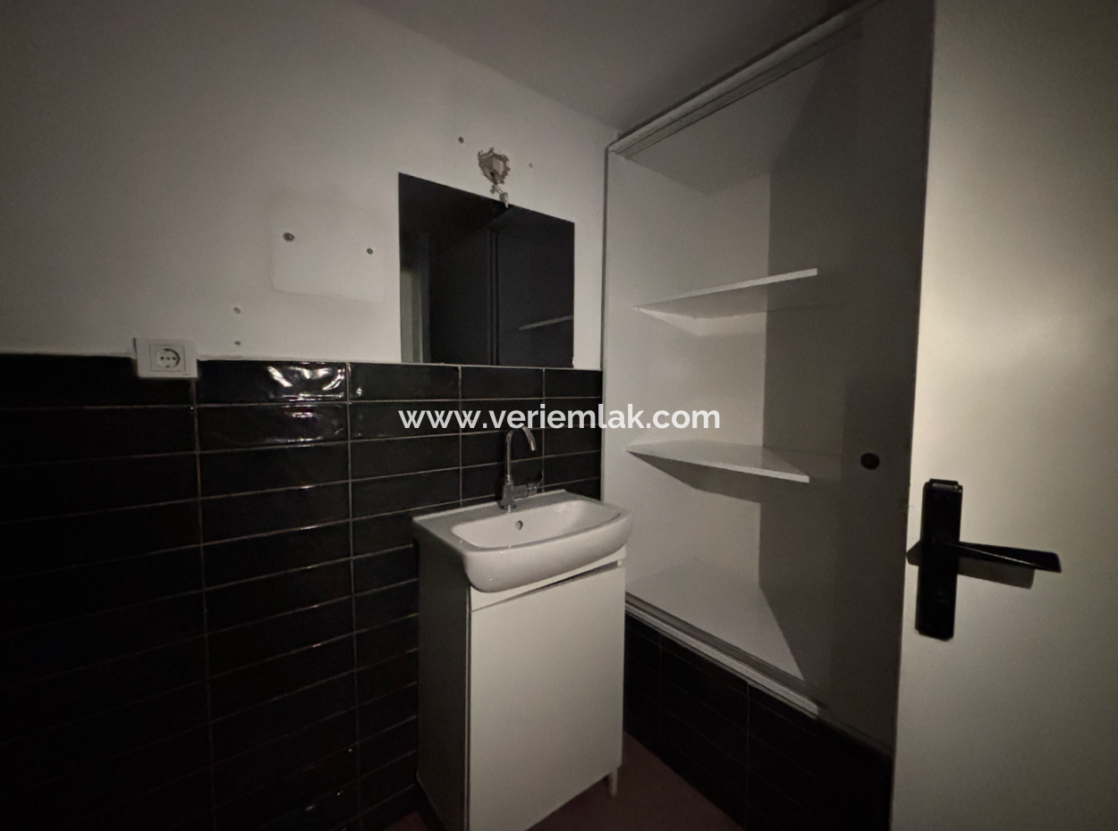 3 1 Free Workplace For Rent With Parking In Alsancak Kültür Neighborhood!