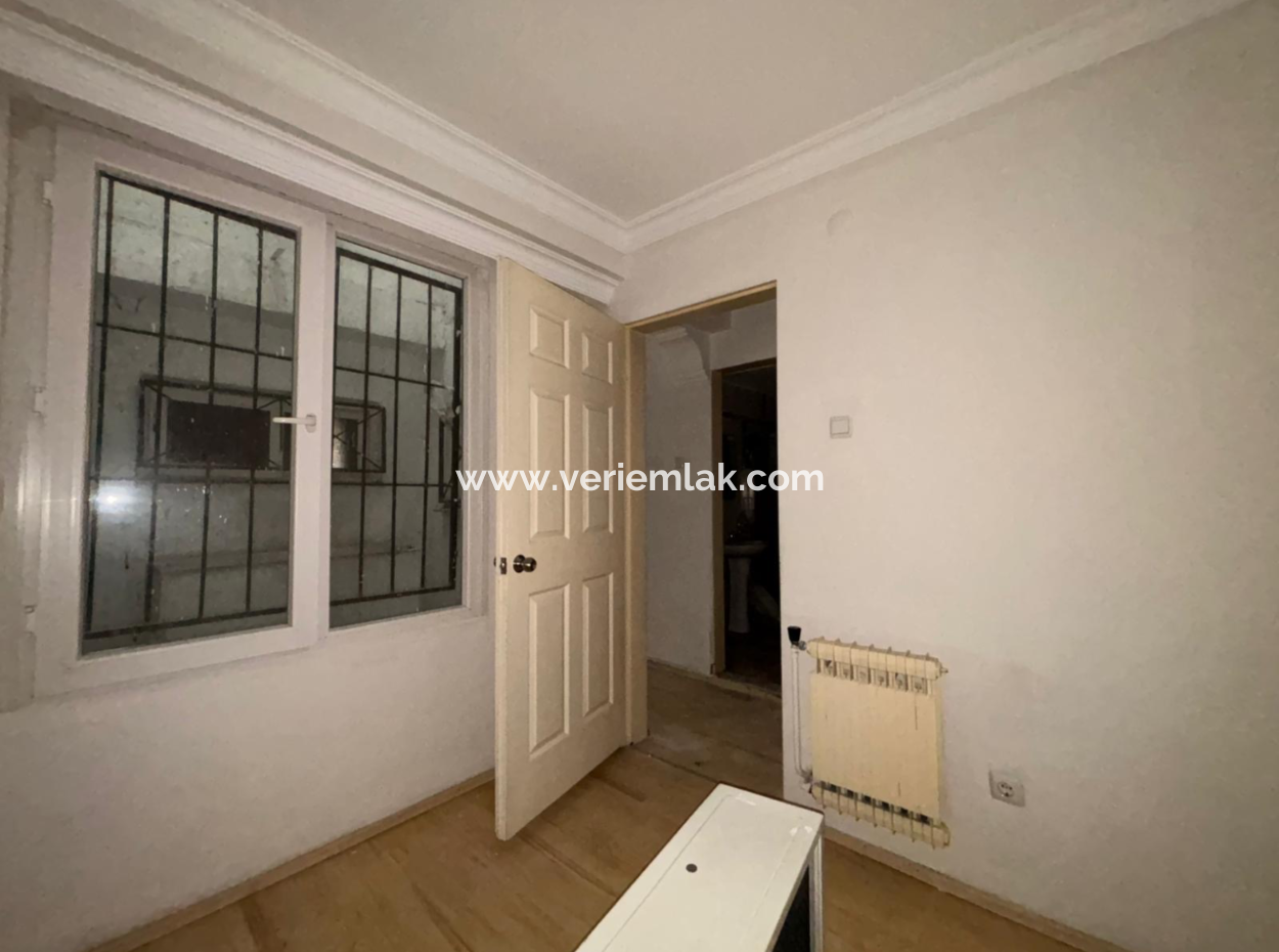 For Rent 3 Rooms 1 Living Room Office / Bureau On Alsancak Cumhuriyet Boulevard