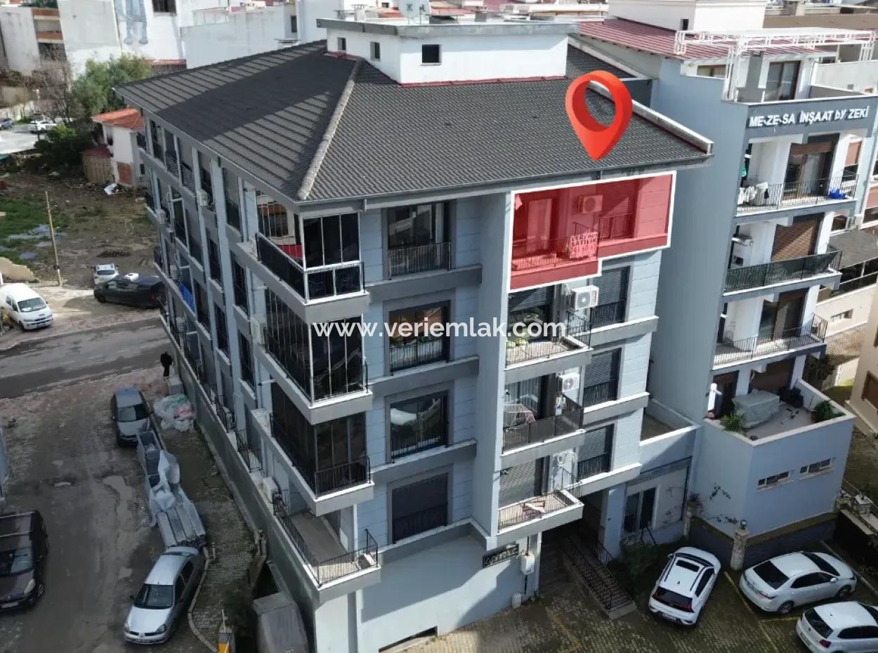 Seferihisar Camikebir Neighborhood – In The Center, 1 1 Flat With Balcony For Sale