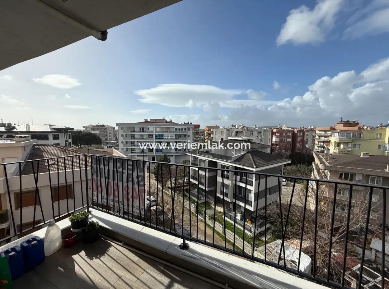 Seferihisar Camikebir Neighborhood – In The Center, 1 1 Flat With Balcony For Sale