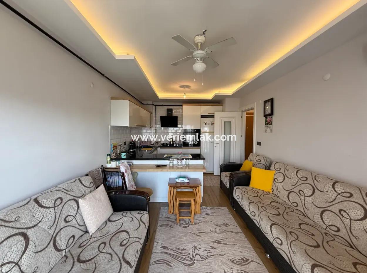 Seferihisar Camikebir Neighborhood – In The Center, 1 1 Flat With Balcony For Sale